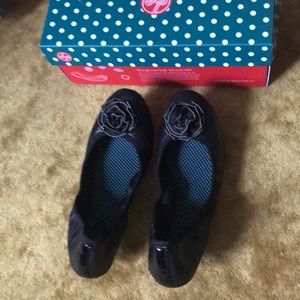 New Lindsay Phillips “Liz” black ballet flats